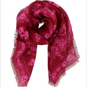 Alexander McQueen wool blend scarf with skull print